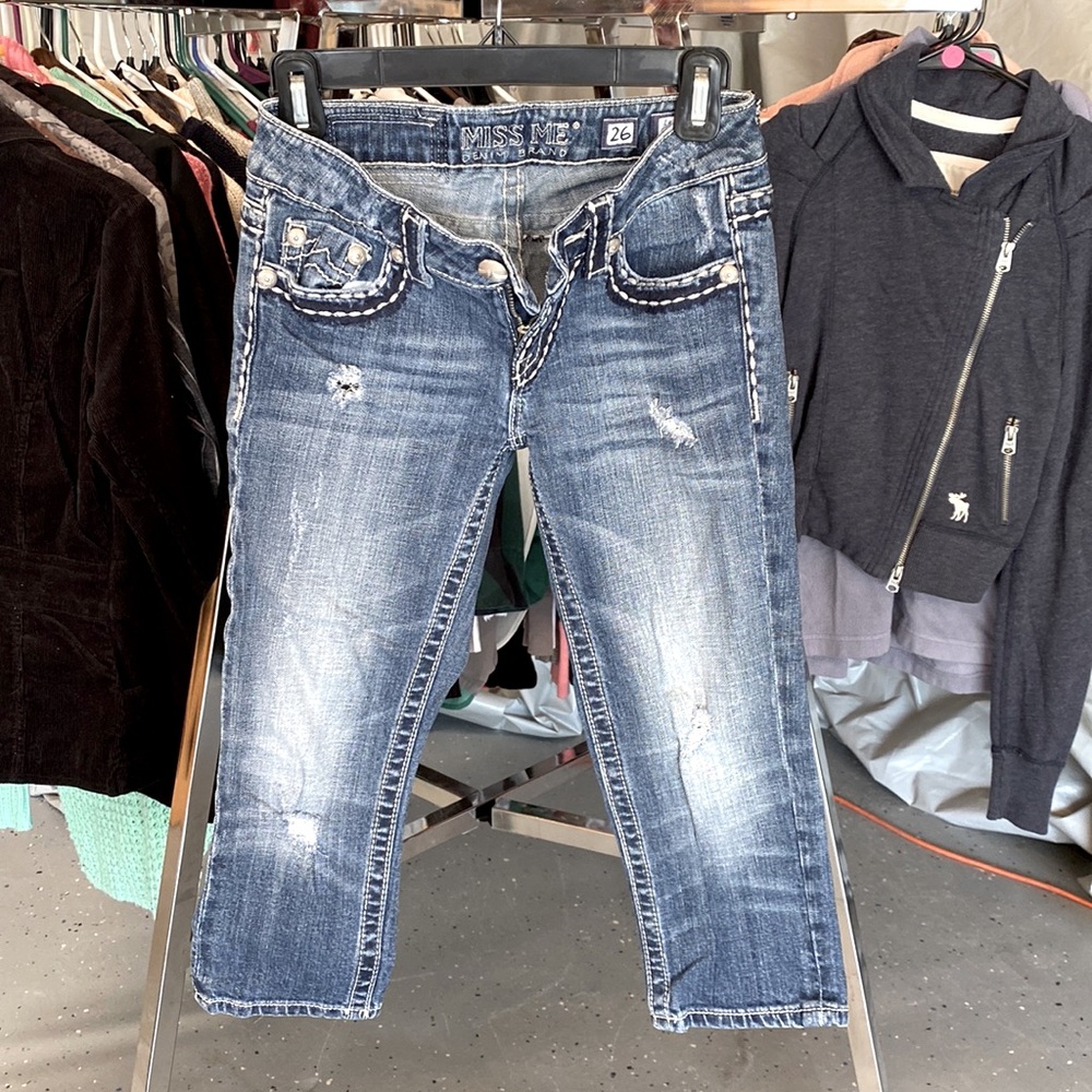 Miss Me - Style Irene Capri  Color Davenport